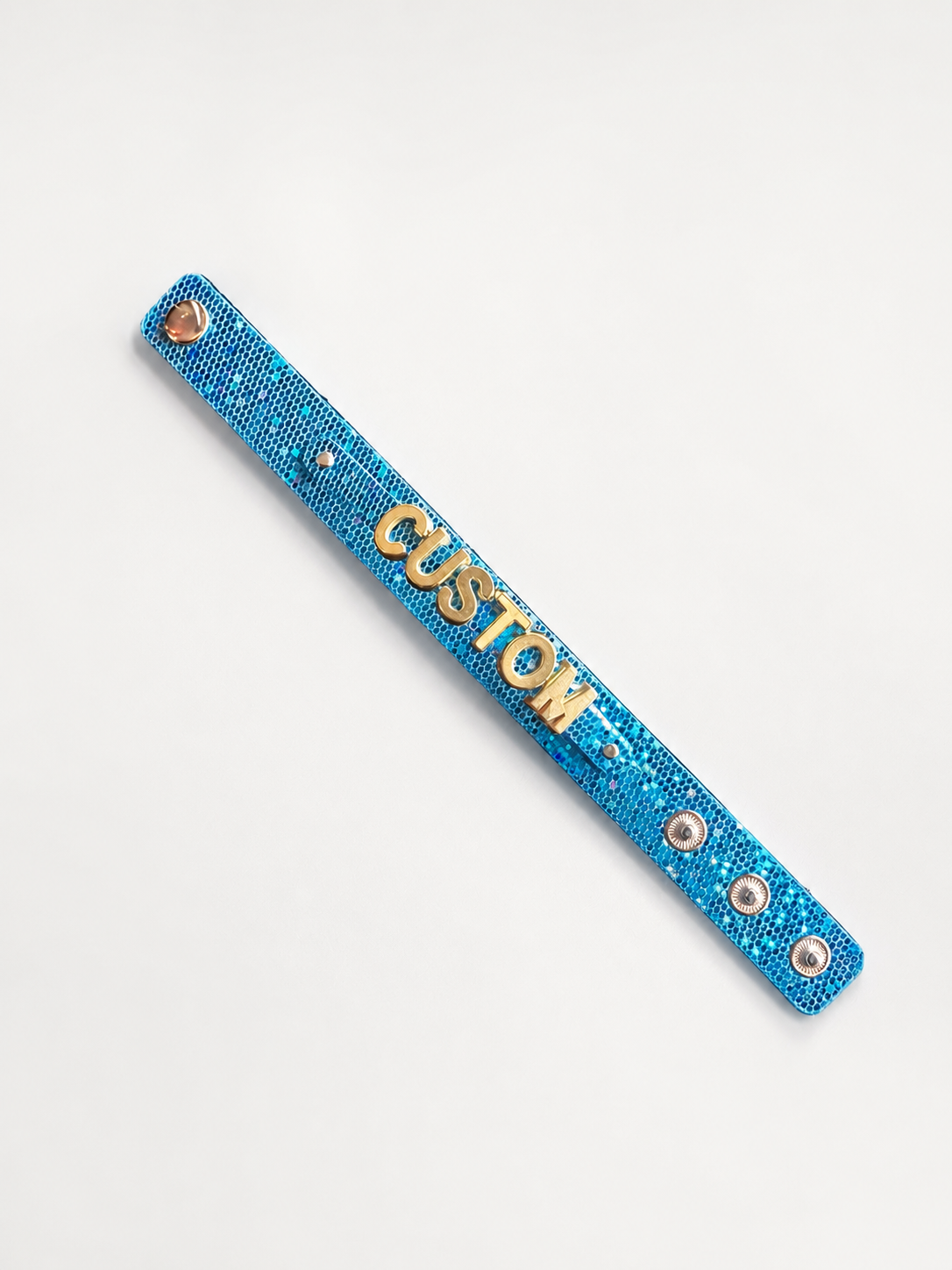 Eigen naam armband blauw glitter