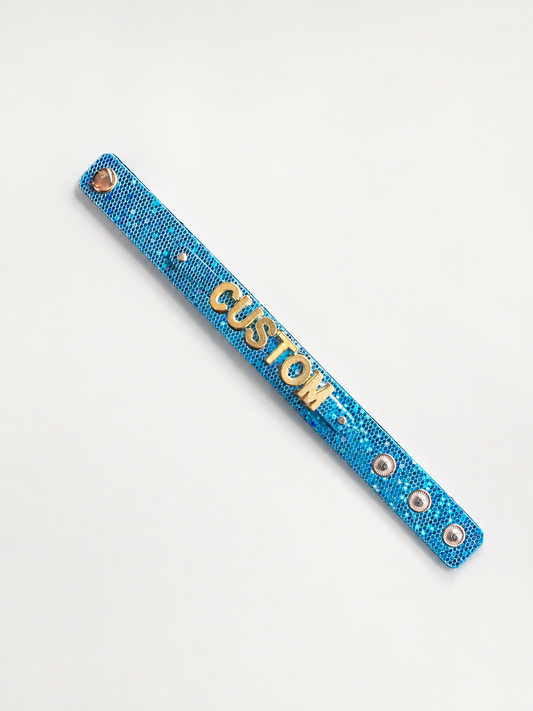 Eigen naam armband blauw glitter