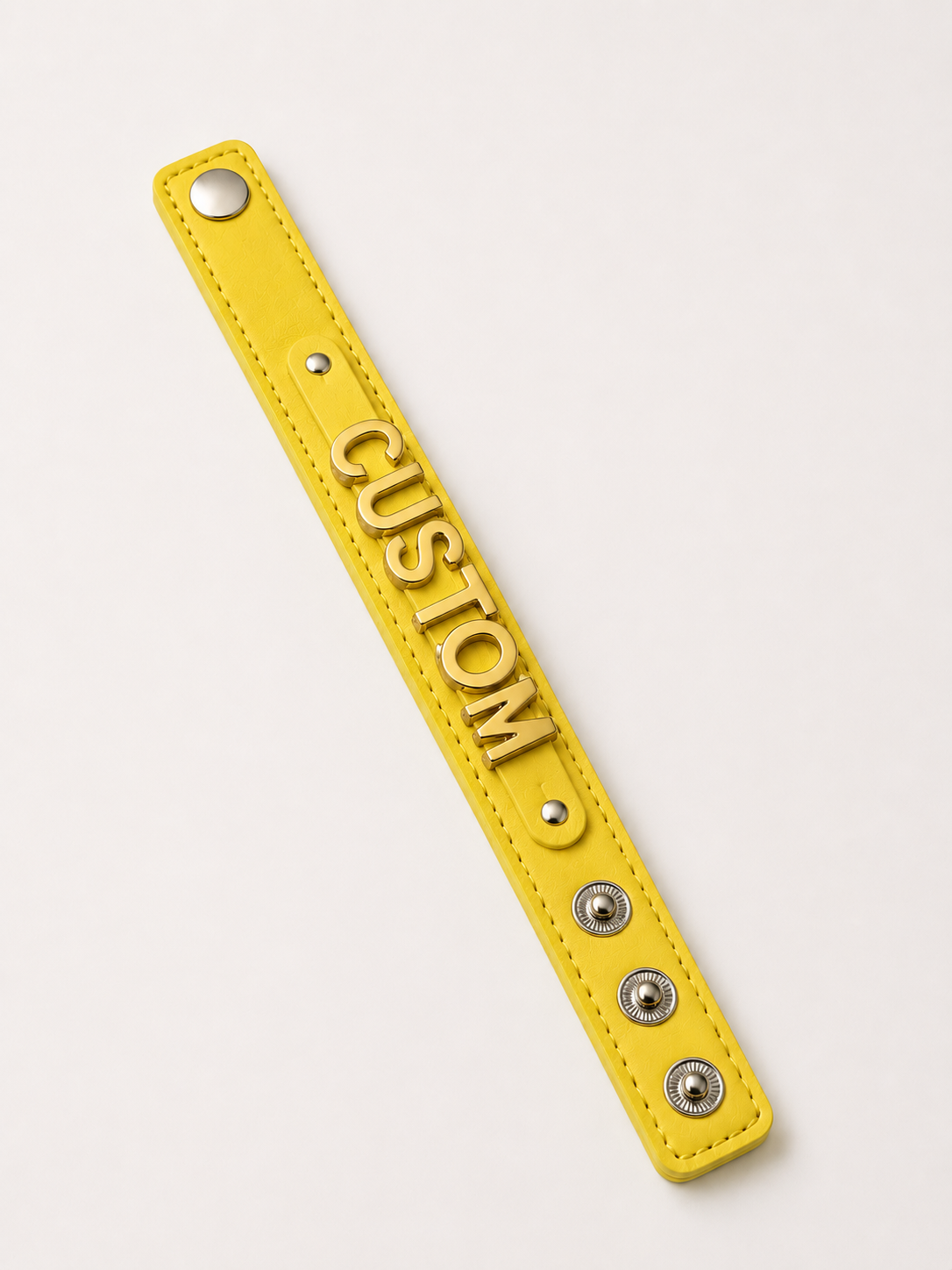 Eigen naam armband geel